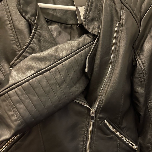 BNWT Fashion Nova Leather Motorcycle Jacket - Picture 3 of 3